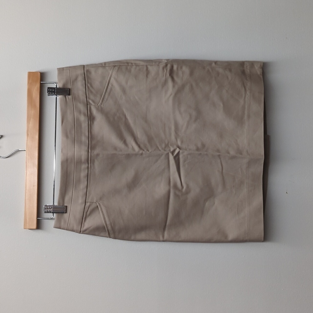 Banana Republic small pencil skirt tan